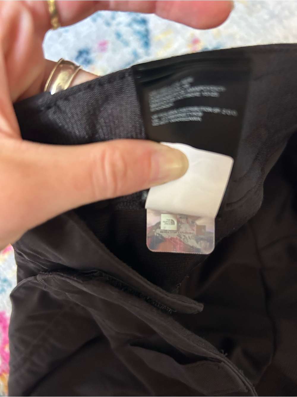 The North Face Black Waterproof Ski/Snow Pants with Cargo Pocket - Picture 9 of 9
